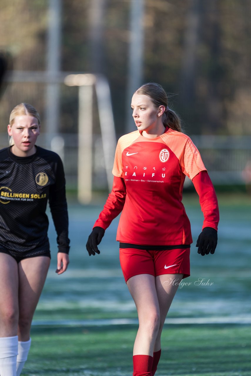 Bild 123 - wBJ VfL Pinneberg2 - Eimsbuttler TV 3 : Ergebnis: 5:0